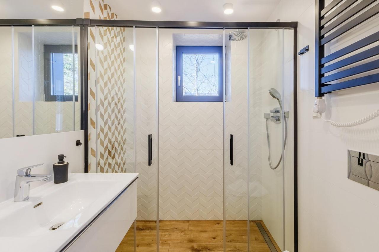 Rezydencja Ornak 5 - Stylowe Apartamenty Z Balkonami I Jacuzzi, 5 Min Pieszo Do Krupowek, Izby Podhalanskie Zakopane Exterior photo