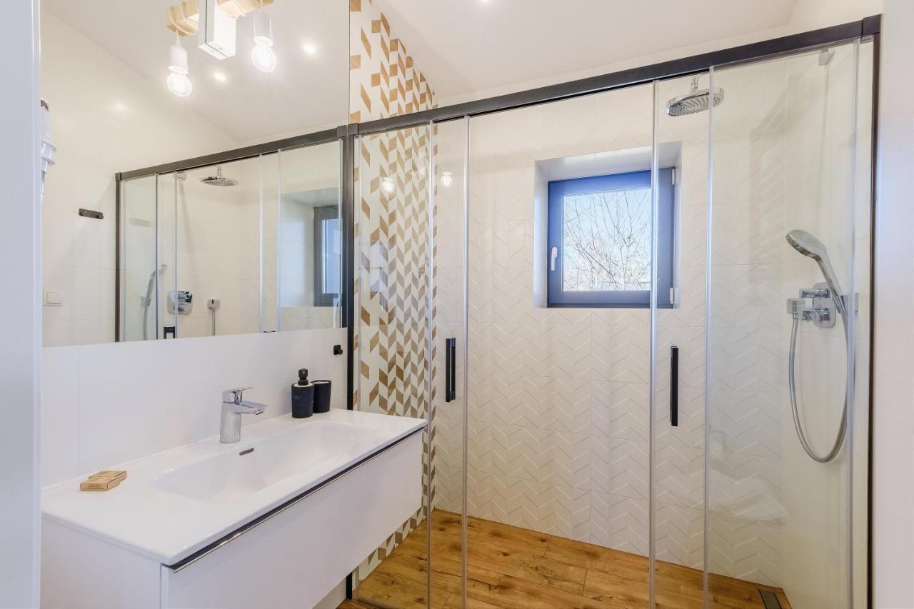 Rezydencja Ornak 5 - Stylowe Apartamenty Z Balkonami I Jacuzzi, 5 Min Pieszo Do Krupowek, Izby Podhalanskie Zakopane Exterior photo