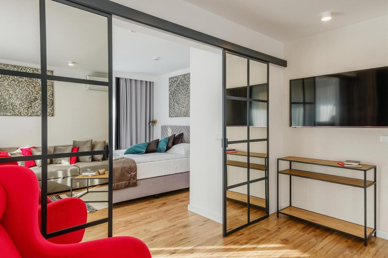 Rezydencja Ornak 5 - Stylowe Apartamenty Z Balkonami I Jacuzzi, 5 Min Pieszo Do Krupowek, Izby Podhalanskie Zakopane Exterior photo