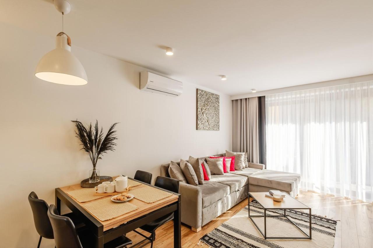 Rezydencja Ornak 5 - Stylowe Apartamenty Z Balkonami I Jacuzzi, 5 Min Pieszo Do Krupowek, Izby Podhalanskie Zakopane Exterior photo