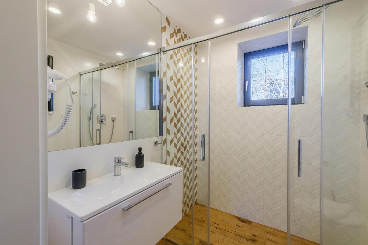 Rezydencja Ornak 5 - Stylowe Apartamenty Z Balkonami I Jacuzzi, 5 Min Pieszo Do Krupowek, Izby Podhalanskie Zakopane Exterior photo