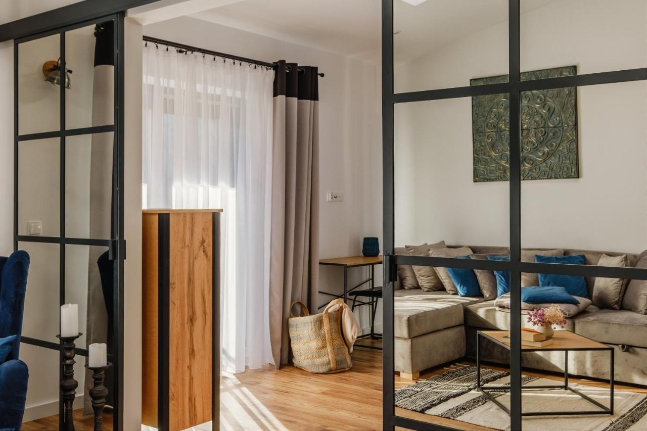 Rezydencja Ornak 5 - Stylowe Apartamenty Z Balkonami I Jacuzzi, 5 Min Pieszo Do Krupowek, Izby Podhalanskie Zakopane Exterior photo