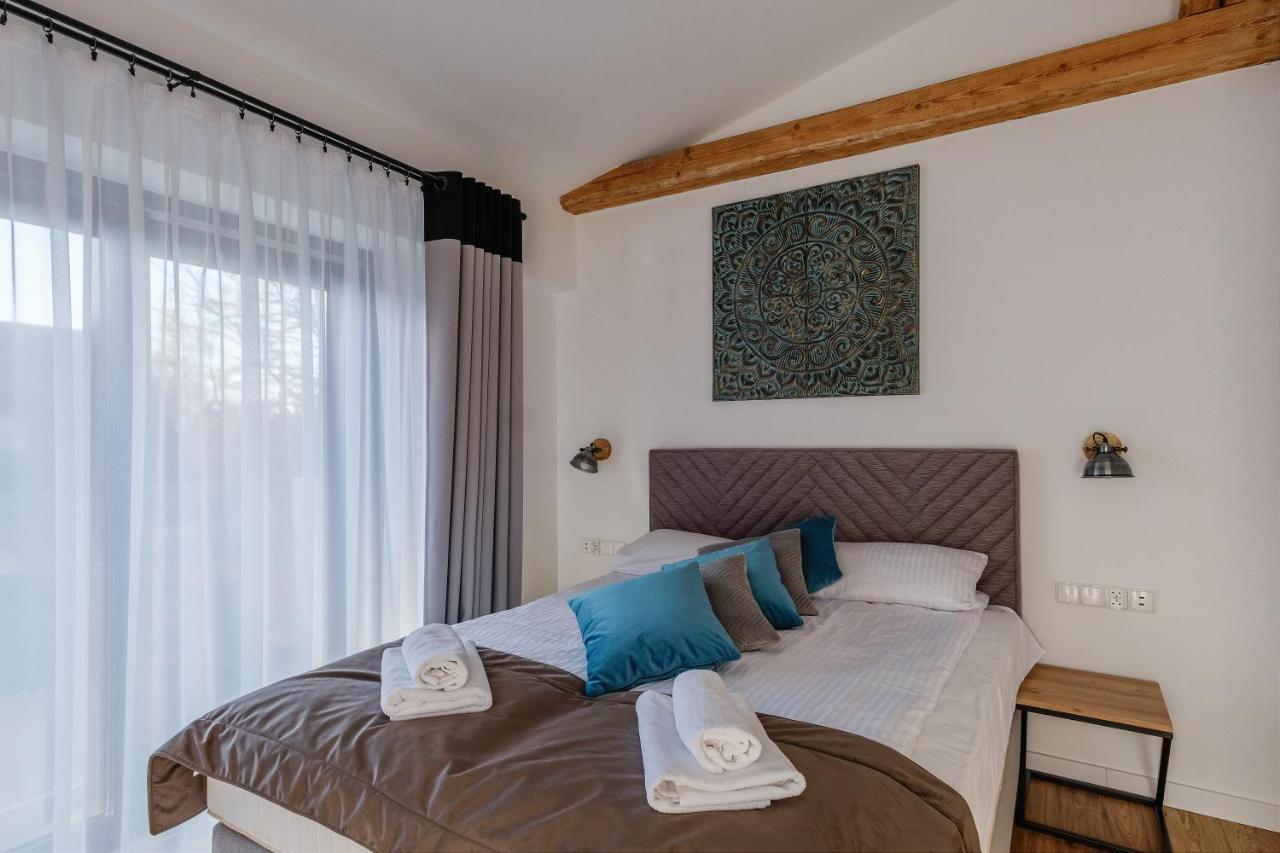 Rezydencja Ornak 5 - Stylowe Apartamenty Z Balkonami I Jacuzzi, 5 Min Pieszo Do Krupowek, Izby Podhalanskie Zakopane Exterior photo